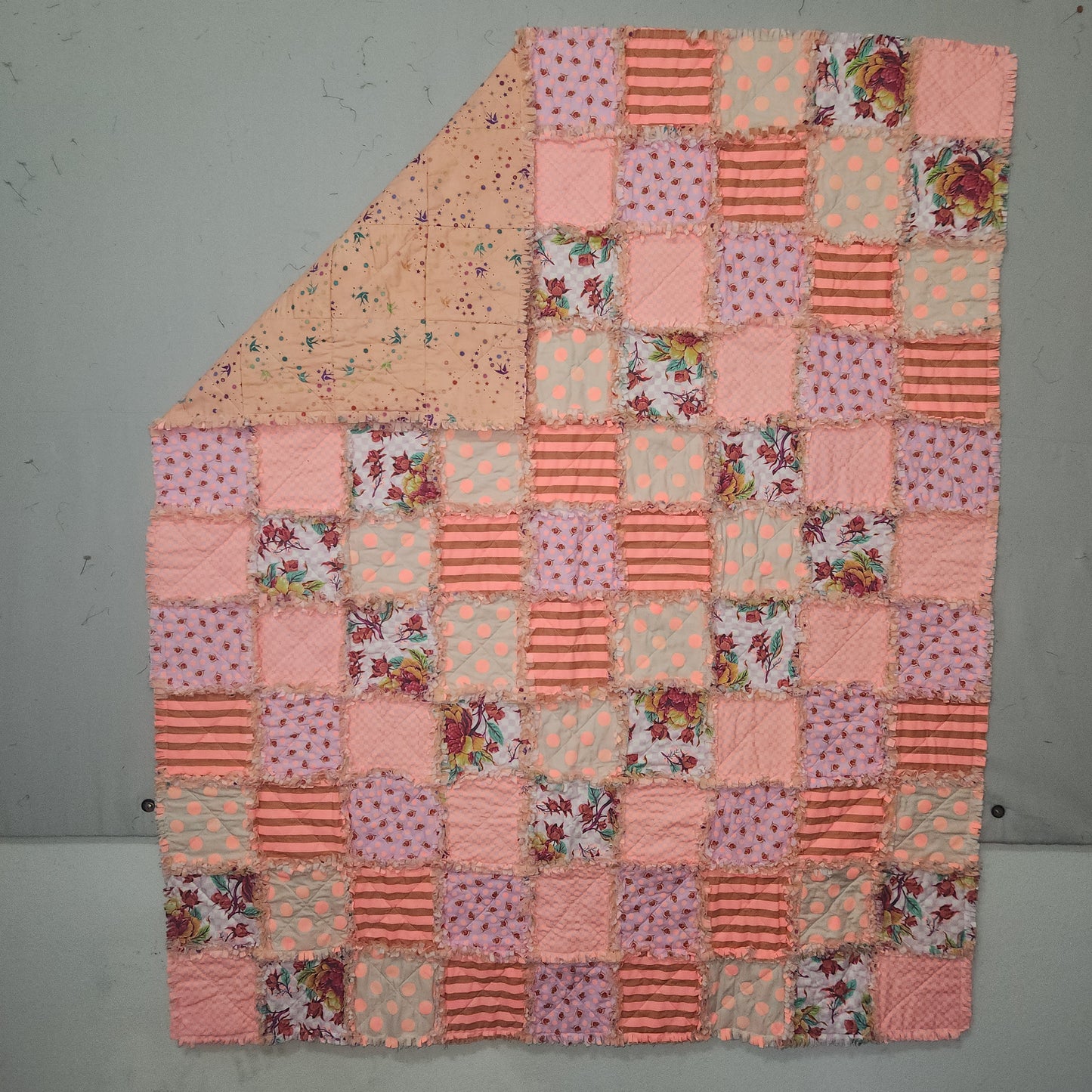 Blush Garden Rag Quilt ā Handmade Softness in Every Stitch