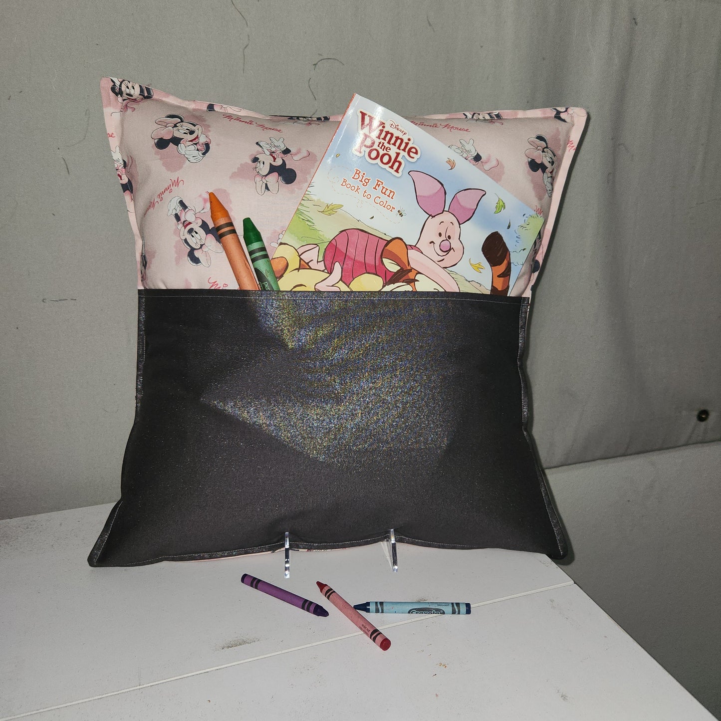 Reading pillows 18in